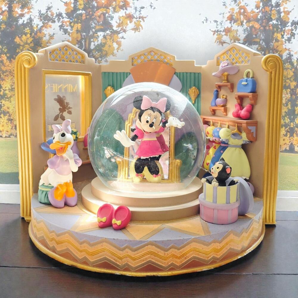 Vintage Disney Minnie's bou-tique With‎ Minnie & Daisy Snowglobe Rare